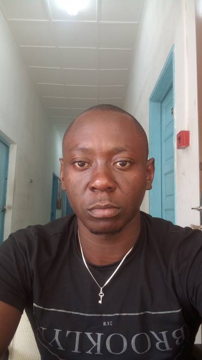 Stephen  34 ans Libreville Gabon