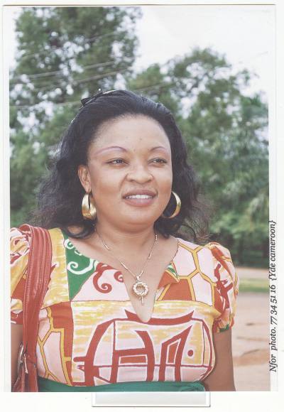 Victoire 52 Jahre Doumé Kamerun