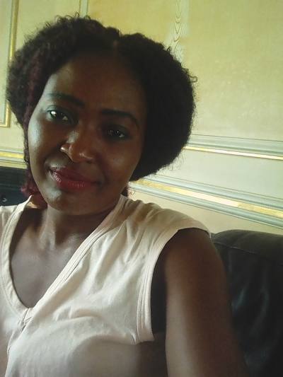 Laurette 35 Jahre Yaoundé Kamerun