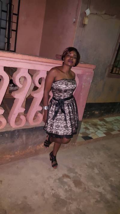 Elucia 42 ans Yaoundé Cameroun