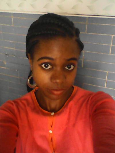 Nathalie 33 Jahre Douala Kamerun