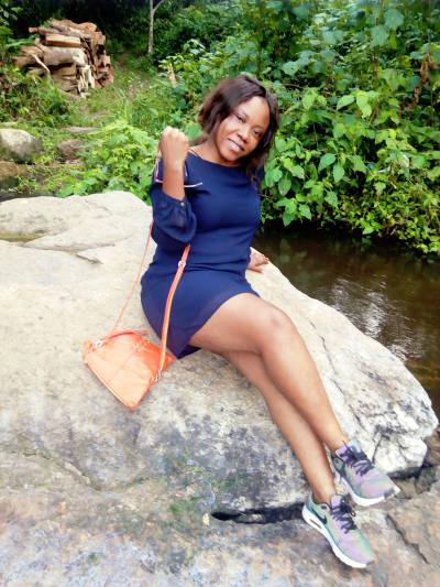 Michelle  32 ans Ebolowa Cameroun