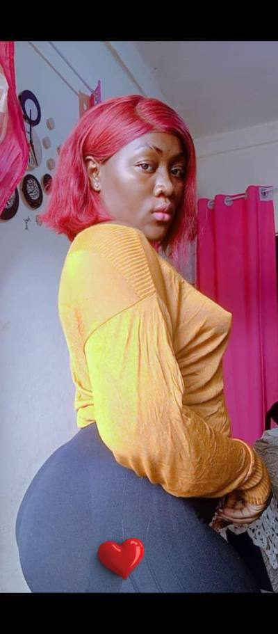 Tatiana 26 ans Mfoundi Cameroun
