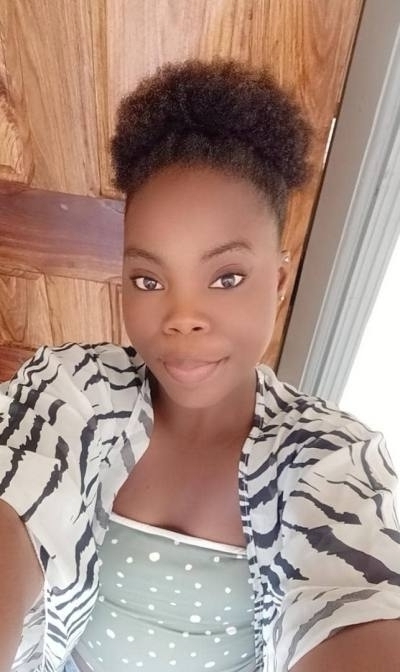 Maimouna 23 ans Lomé  Togo