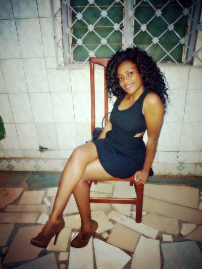 Andrea 34 ans Yaoundé Cameroun