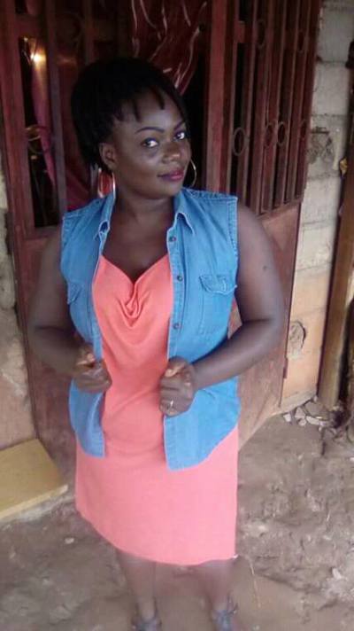 Sophie 38 Jahre Yaoundé Kamerun