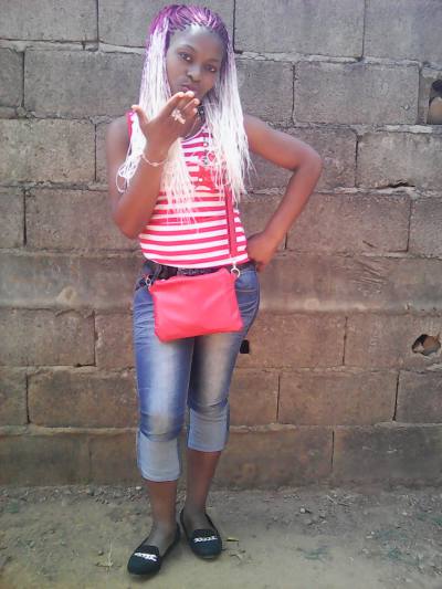 Francine 29 ans Yaounde Cameroun