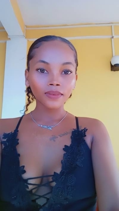 Maleka 26 ans Atsiranana Madagascar