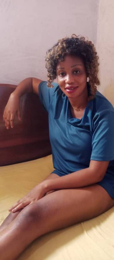 Prudence 35 ans Mengueme  Cameroun
