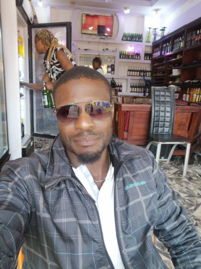 Francis 38 ans Yaoundé Cameroun