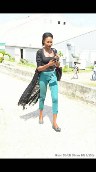 Yamina 28 ans Libreville Gabon