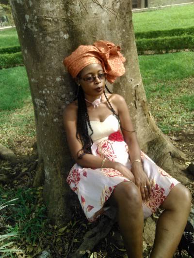 Sara 51 Jahre Yaoundé Kamerun
