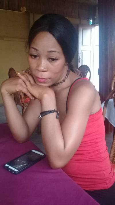 Madeleine 31 ans Yaoundé Cameroun