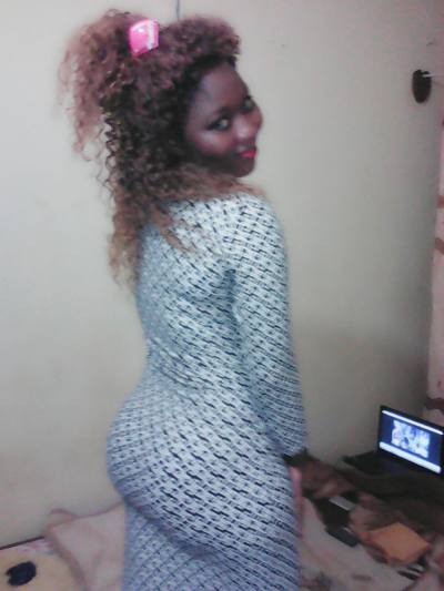 Linda Hermosa 29 years Douala Cameroon