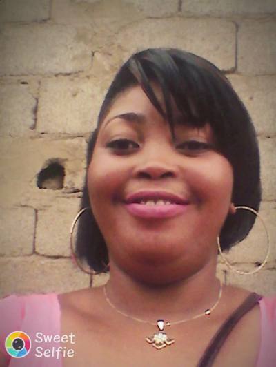 Flore 41 ans Yaounde Cameroun