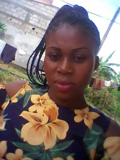 Adrienne 34 ans Yaounde Cameroun