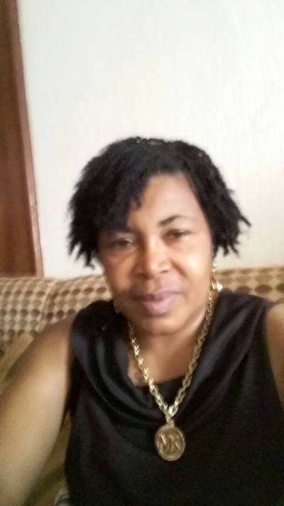 Jeanne 61 ans Yaoundé Cameroun