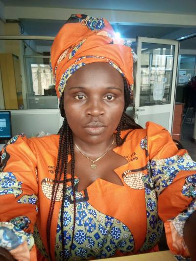 Marie 38 Jahre Bafoussam Kamerun