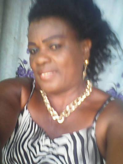 Laure 55 Jahre Yaounde Kamerun