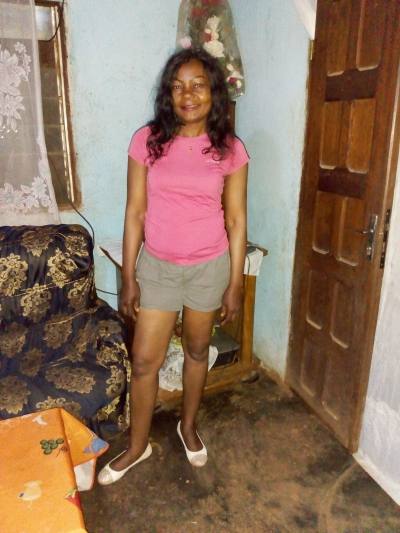 Victorine 48 ans Yaoundé 4 Cameroun
