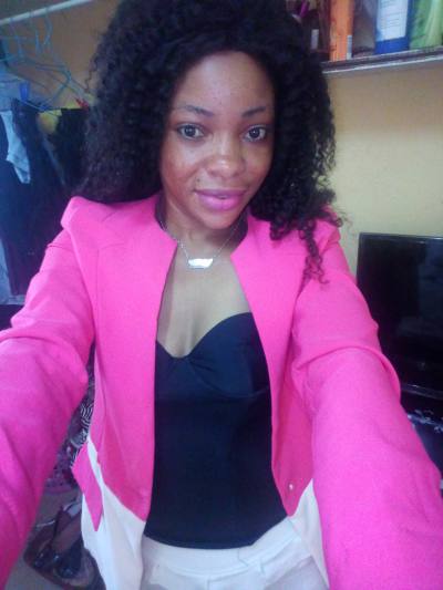 Stephanie 33 Jahre Yaoundé  Kamerun