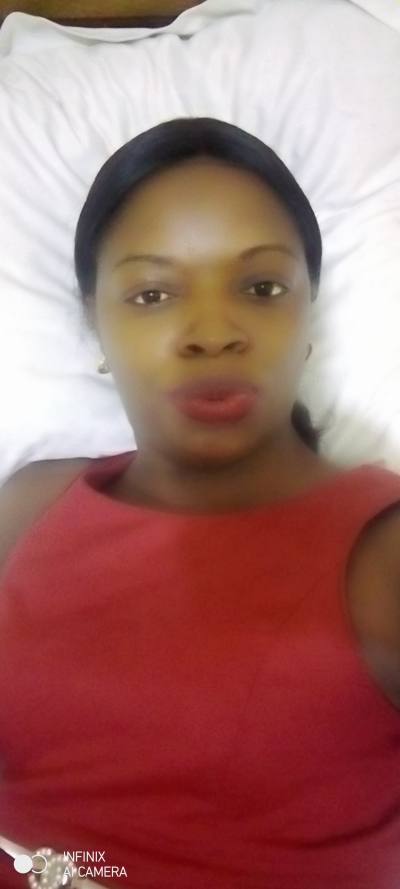 Agnes 33 years Douala Cameroon