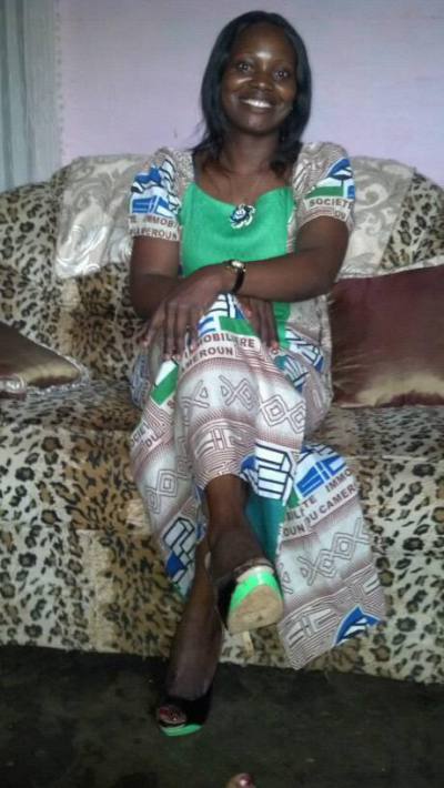 Tatiana  43 Jahre Yaounde Kamerun
