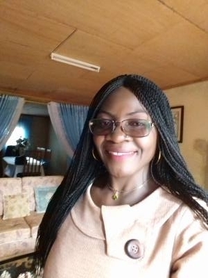 Solange 56 ans Yaoundé Cameroun