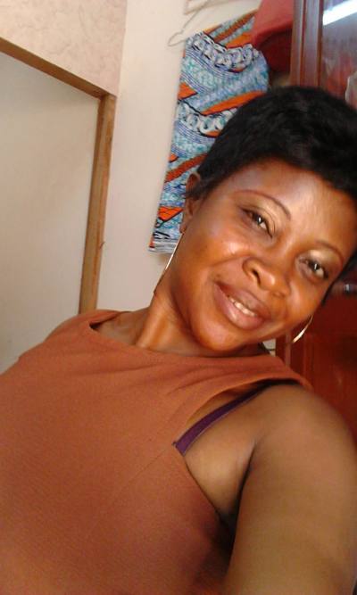 Marinette 45 ans Yaoundé Cameroun