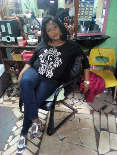 Anastasie 44 Jahre Kribi Kamerun