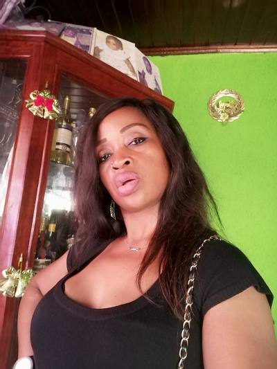 Diane 37 ans Douala 3e Cameroun