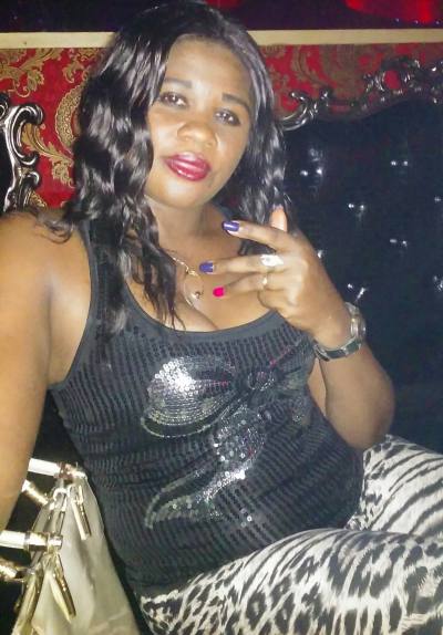 Titianne 41 years Douala Cameroon