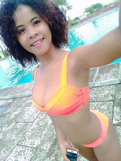 Bella 27 ans Toamasina Madagascar