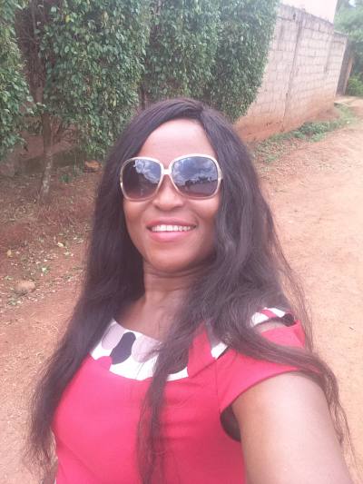 Madeleine 35 ans Yaoundé Cameroun