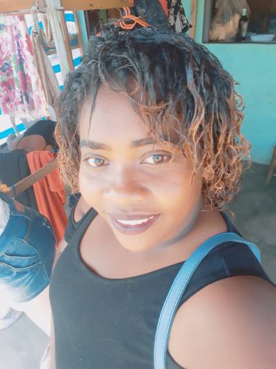 Vanina 33 ans Tamatave Madagascar