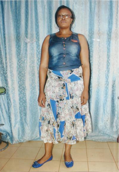 Naomie 41 Jahre Yaoundé Kamerun