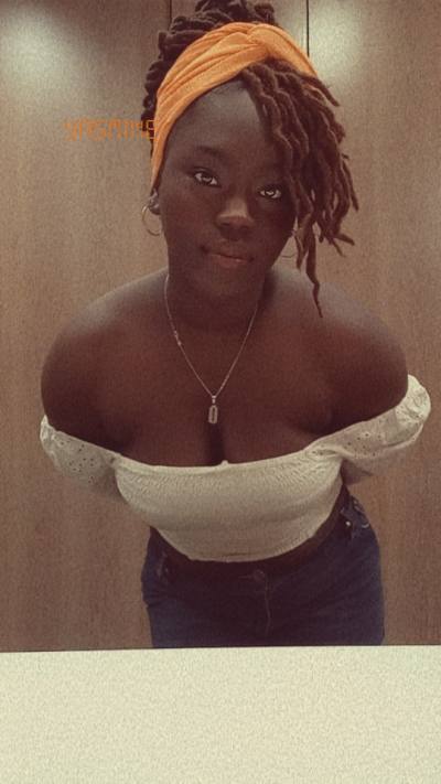 Mina 26 ans Cotonou Bénin