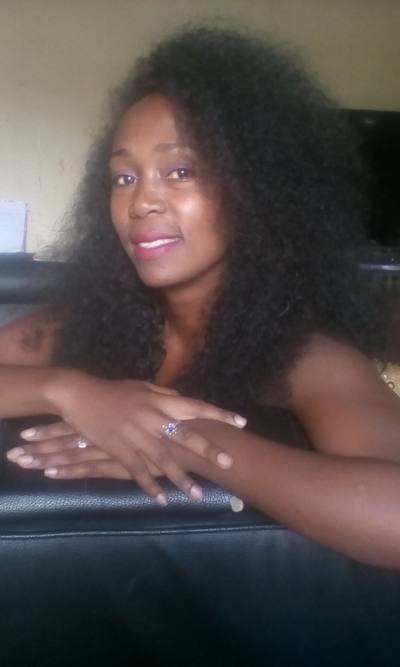 Martine 38 Jahre Antananarivo Madagaskar