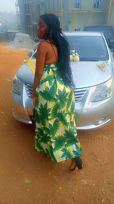 Francoise 22 ans Yaoundé Cameroun