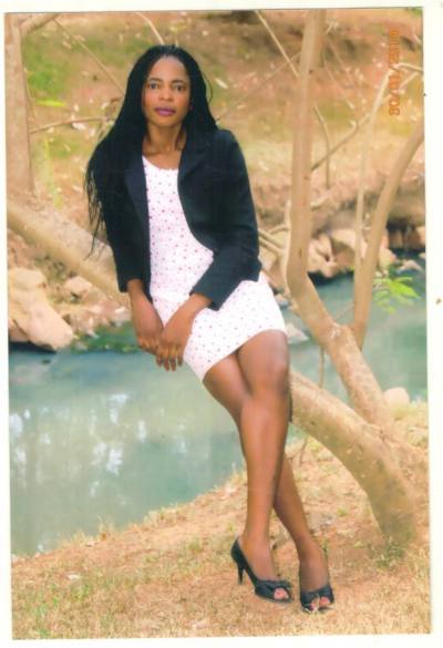 Amandine 35 ans Yaoundé Cameroun