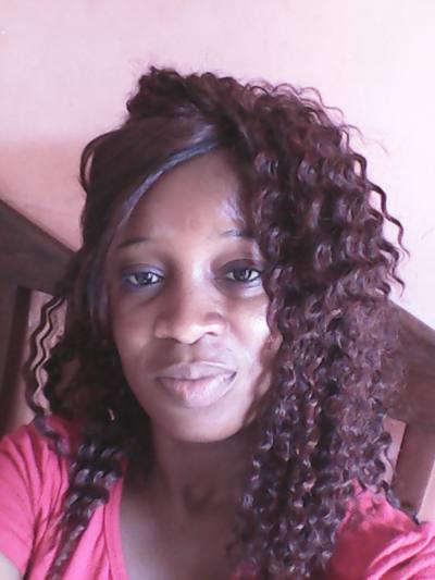 Marie 44 Jahre Yaoundé Kamerun