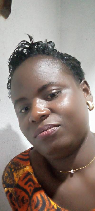 Loana 37 ans Douala  Cameroun