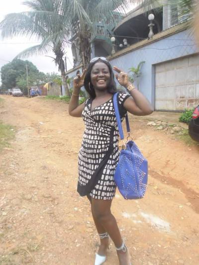 Nicole 42 years Douala Cameroon