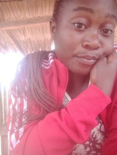 Ingrid 25 ans Akonolinga  Cameroun