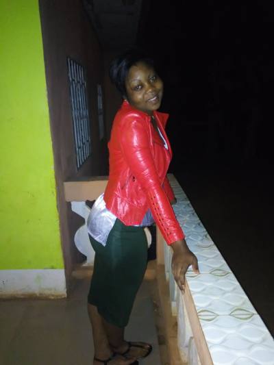 Sandrine 36 Jahre Yaoundé  Kamerun
