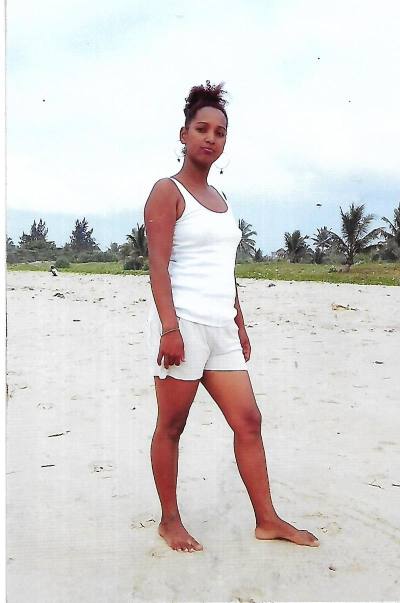 Justine 31 years Toamasina Madagascar