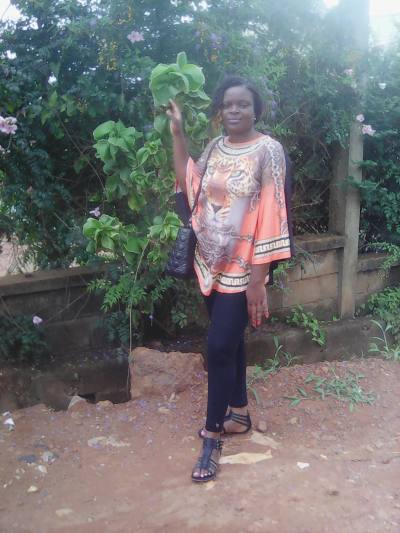 Joyce 35 Jahre Yaounde Kamerun