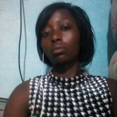 Laure 30 ans Yaoundé 7 Cameroun