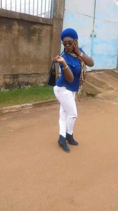 Darlene  32 years Yaoundé  Cameroon