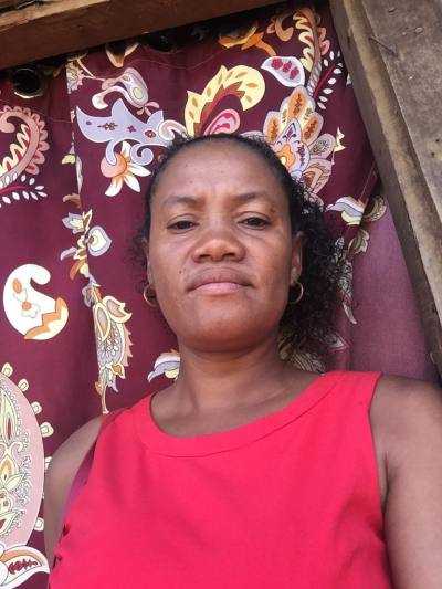 Monique 37 ans Antsiranana Madagascar